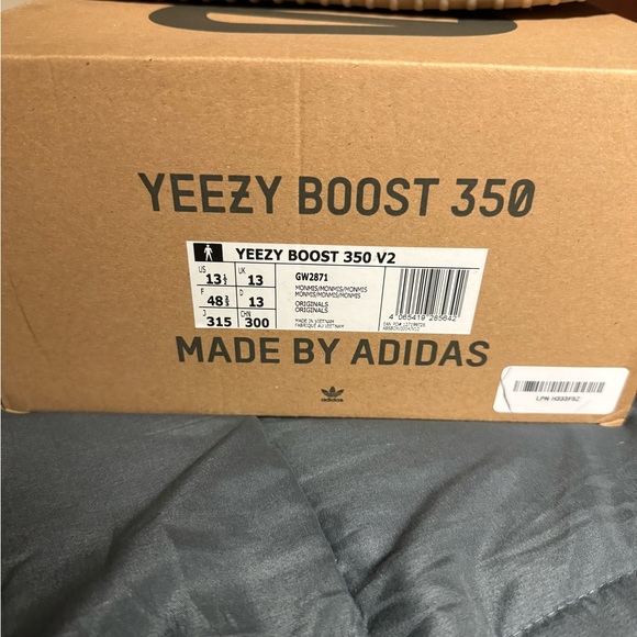Size 13.5 - adidas Yeezy Boost 350 V2 Mono Mist - GW2871 - Picture 6 of 6